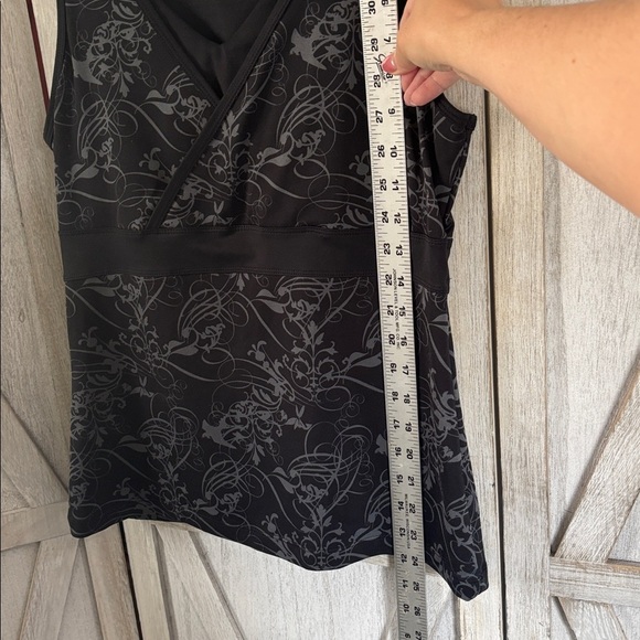 Tek Gear Black Yoga Top with Gray Accents - Picture 5 of 5